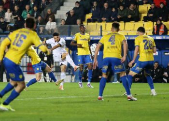 Παναιτωλικός: Με Λομπάτο, Χουάν Μανουέλ Γκαρσία, Μπάτζι και επιστροφές η αποστολή για Λάρισα