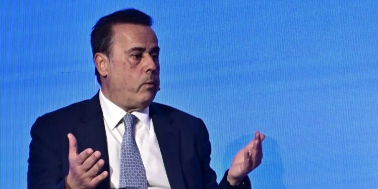 Παπασταύρου: Ισχυρότερες ελληνοαμερικανικές σχέσεις μετά τη συμφωνία Chevron – Helleniq Energy και ενίσχυση του Κάθετου Διαδρόμου