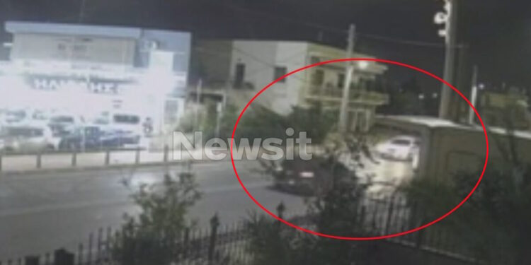 Νέα Πέραμος: Νέο βίντεο ντοκουμέντο με το αυτοκίνητο των δραστών να περνά δίπλα από περιπολικό μετά την αρπαγή του 27χρονου