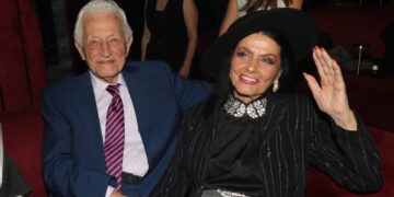 Ζωζώ Σαπουντζάκη: Έγινε χωρίς εκείνη η κηδεία του συντρόφου της, Πύρρου Αναγνωστόπουλου, στη Ριτσώνα