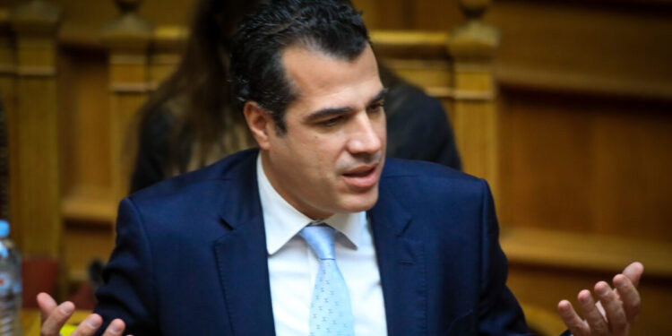 Θάνος Πλεύρης για Ζωή Κωνσταντοπούλου: Διαβάζω για τον Ολυμπιακό όποτε μου κάνει επίθεση για να ηρεμώ