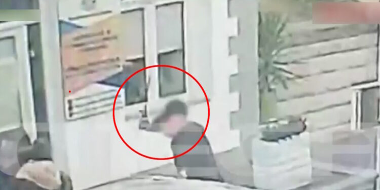 Πύλος: «Το παραδέχομαι ότι τον χτύπησα, δεν είναι λύση» λέει ο νεαρός που χτύπησε με γκλοπ τον κουρέα