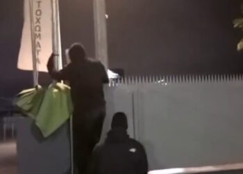 Ο Ρουβίκωνας τα έκανε γυαλιά καρφιά σε λάθος εταιρεία: Ήθελε να επιτεθεί στα γραφεία της «Βιολάντα» στις Αχαρνές – Δείτε βίντεο