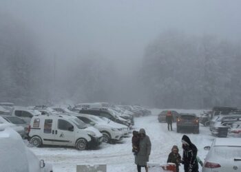 Σέρρες: Αποκλείστηκαν οδηγοί στο δρόμο προς τον Λαϊλιά – Οι επιβάτες κάλεσαν το 112