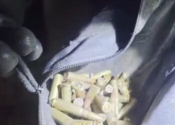 Καρέ – καρέ η αστυνομική επιχείρηση στο κρησφύγετο σπείρας που διακινούσε ναρκωτικά σε όλη την Αττική