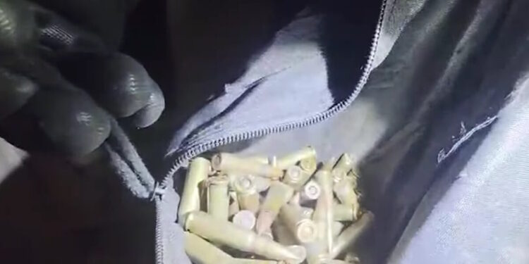 Καρέ – καρέ η αστυνομική επιχείρηση στο κρησφύγετο σπείρας που διακινούσε ναρκωτικά σε όλη την Αττική