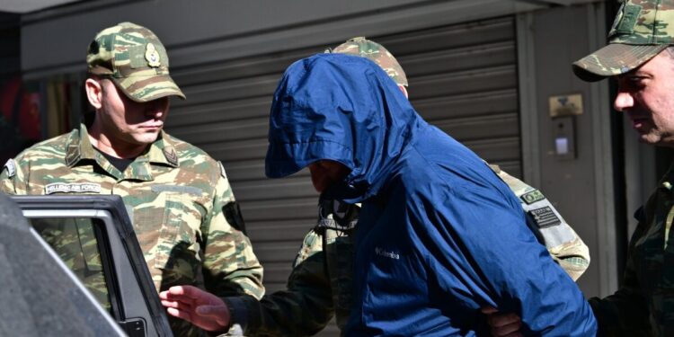 Σμήναρχος που συνελήφθη για κατασκοπεία: «Μπορεί να τον έχουν μπλέξει…», λέει συγγενής του 54χρονου