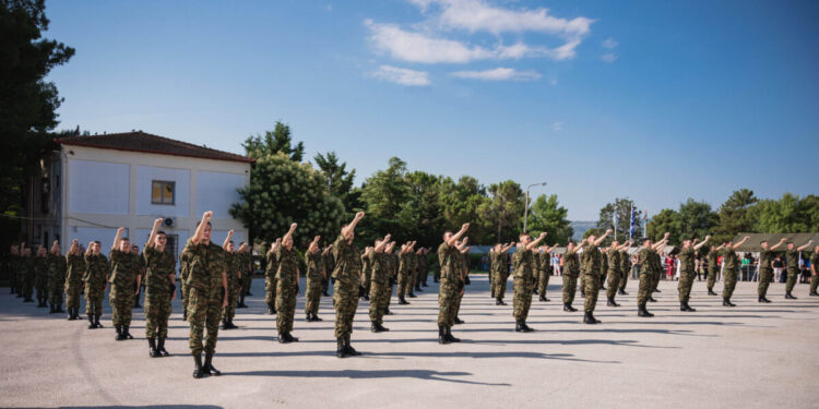 Ένοπλες Δυνάμεις: Αναβαθμίζεται ποιοτικά το συσσίτιο μετά την αύξηση του αντιτίμου τροφοδοσίας – Τι αναφέρει η υπουργική απόφαση