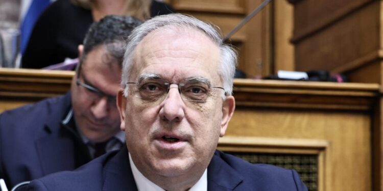 Θεοδωρικάκος: Νέος επιμελητηριακός νόμος το 2026