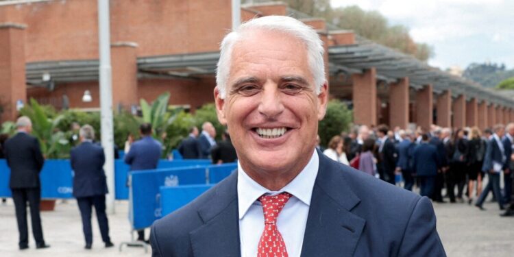 Η UniCredit υπόσχεται αύξηση κερδοφορίας και επιστρέφει 50 δισ. ευρώ στους μετόχους