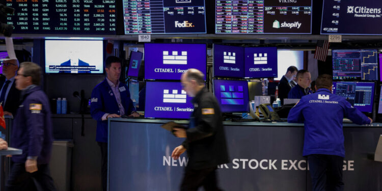 Βουτιά στα μέταλλα, στο κόκκινο η Wall Street – Οι αγορές αντιδρούν στην επιλογή Γουορς