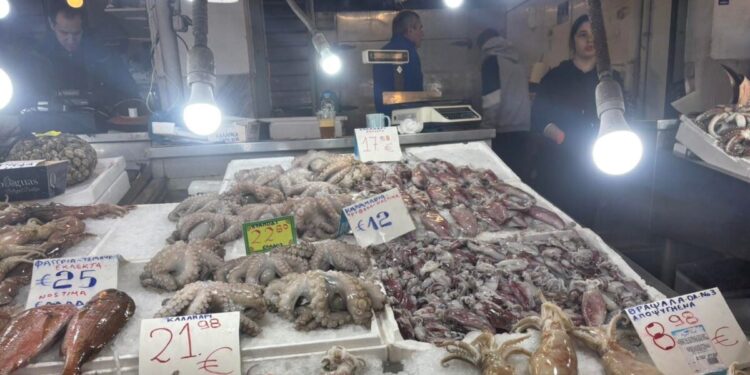 Καθαρά Δευτέρα: Μέχρι το μεσημέρι ανοιχτή η Βαρβάκειος και η Αγορά στου Ρέντη, κανονικά οι λαϊκές αγορές – Τι ισχύει για τα σούπερ μάρκετ