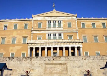 Αντέχει η Δημοκρατία; Έρευνα δείχνει ότι αντέχει, αλλά πρέπει να αλλάξει πολλά