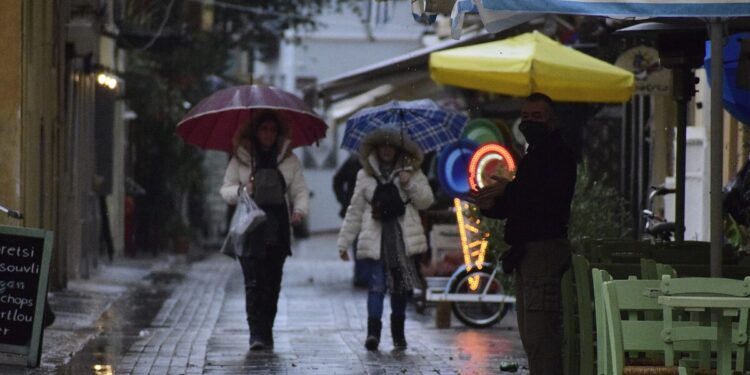 Καιρός: Βροχές, καταιγίδες και χαλάζι από τα ξημερώματα της Παρασκευής – Έκτακτο δελτίο από την ΕΜΥ