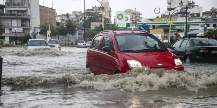Κακοκαιρία: Μήνυμα του 112 για το Βόρειο Αιγαίο – «Προσοχή στις μετακινήσεις σας μέχρι το πρωί της Δευτέρας»