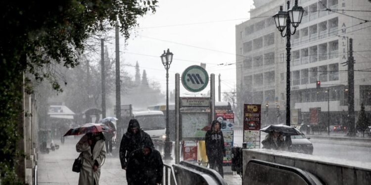 Καιρός αύριο: Ισχυρές βροχές και καταιγίδες σε όλη τη χώρα