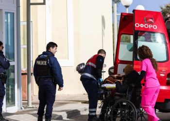 Χίος: 23 άνθρωποι παραμένουν για νοσηλεία μετά το πολύνεκρο επεισόδιο με μετανάστες – Ανάμεσά τους 11 παιδιά και οι έγκυες που απέβαλαν