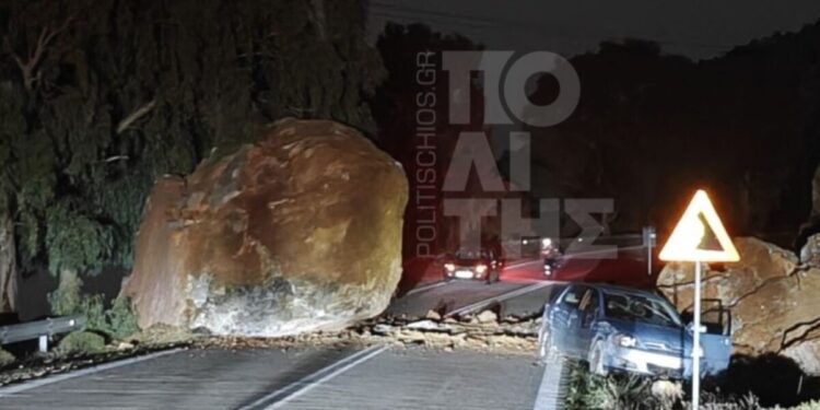 Χίος: Τεράστιος βράχος έπεσε στον δρόμο την ώρα που περνούσε αυτοκίνητο – «Άγιο» είχαν οι επιβάτες