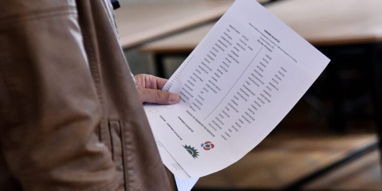 ΠΑΣΟΚ: Εκλογές για την ανάδειξη συνέδρων ενόψει του συνεδρίου – Προσπάθεια αποκλιμάκωσης μετά τη διαγραφή Κωνσταντινόπουλου