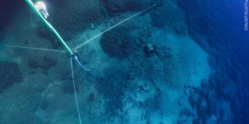 Μπρίκι Μέντωρ: Σημαντική ανακάλυψη στο ναυάγιο του Έλγιν – Ανεκτίμητο θραύσμα από γλυπτό