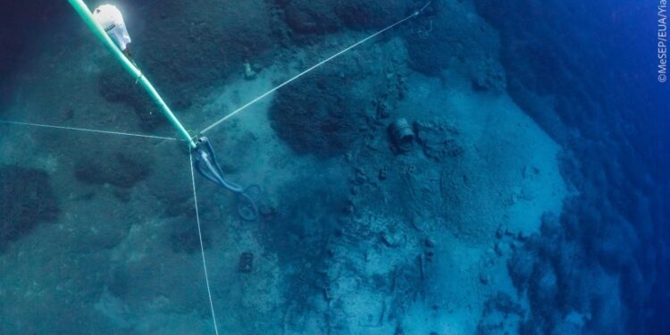 Μπρίκι Μέντωρ: Σημαντική ανακάλυψη στο ναυάγιο του Έλγιν – Ανεκτίμητο θραύσμα από γλυπτό