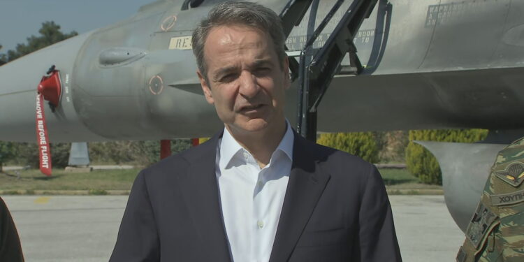 Μητσοτάκης από Κέντρο Επιχειρήσεων Λάρισας: Εμπιστοσύνη στις Ένοπλες Δυνάμεις – Η «Ασπίδα του Αχιλλέα» θα παρέχει απόλυτη αμυντική ασφάλεια