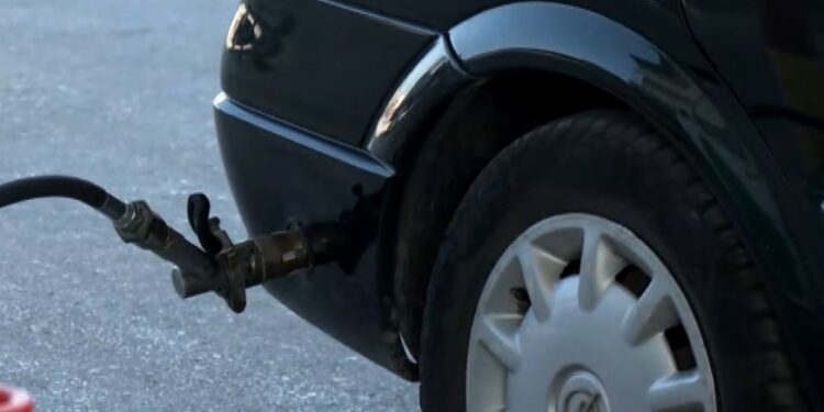 Πρατηριούχοι νησιών: «Ασφυξία» στα πρατήρια καυσίμων λόγω πλαφόν