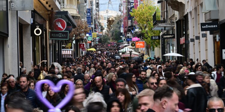 Το «καλάθι» της ΔΕΘ: Τι αλλάζει σε μισθούς, φόρους και συντάξεις – Αναλυτικά παραδείγματα