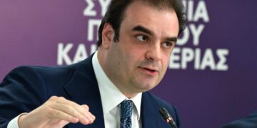Η εξειδίκευση των μέτρων από το οικονομικό επιτελείο: Αναλυτικά όλα τα μέτρα για εισοδήματα, επιχειρήσεις, οικογένειες και συνταξιούχους