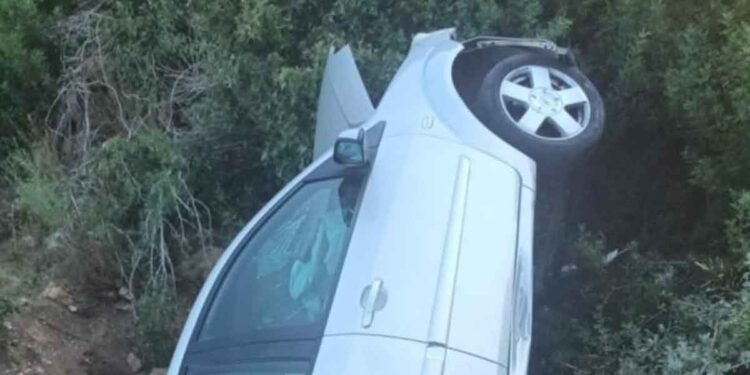 Θέρμο: Σοβαρό τροχαίο στον δρόμο προς Σιταράλωνα – Δύο τραυματισμοί (φωτο)