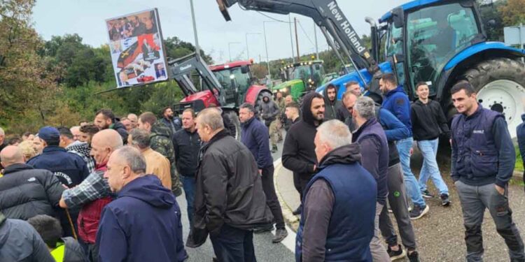 Στο μπλόκο Αγγελοκάστρου εντάσσεται ο Σύλλογος Μελισσοκόμων Αιτωλοακαρνανίας