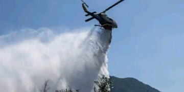 Φωτιά στο Ελαιοχώρι Καβάλας: Αναγκαστική προσγείωση πυροσβεστικού ελικοπτέρου – Ερευνώνται τα αίτια