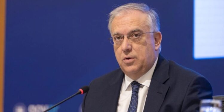 Θεοδωρικάκος στο ΕΡΤnews: Αυτό που μπορεί να δώσει αληθινή ελπίδα είναι οι καλύτεροι μισθοί – Η κυβέρνηση πιέζει για μείωση τιμών σε επιπλέον κωδικούς