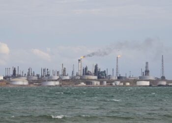 ΗΠΑ: Σε συνομιλίες η κυβέρνηση Τραμπ για να πάρει μερίδιο του πετρελαίου της Βενεζουέλας