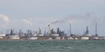 ΗΠΑ: Σε συνομιλίες η κυβέρνηση Τραμπ για να πάρει μερίδιο του πετρελαίου της Βενεζουέλας