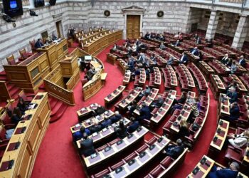 Σκληρή κριτική της αντιπολίτευσης στα μέτρα που ανακοίνωσε ο πρωθυπουργός