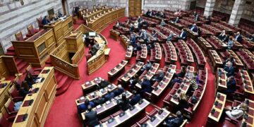 Σκληρή κριτική της αντιπολίτευσης στα μέτρα που ανακοίνωσε ο πρωθυπουργός